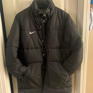 SUPER PUFFER COAT. NEVER WORN !!!